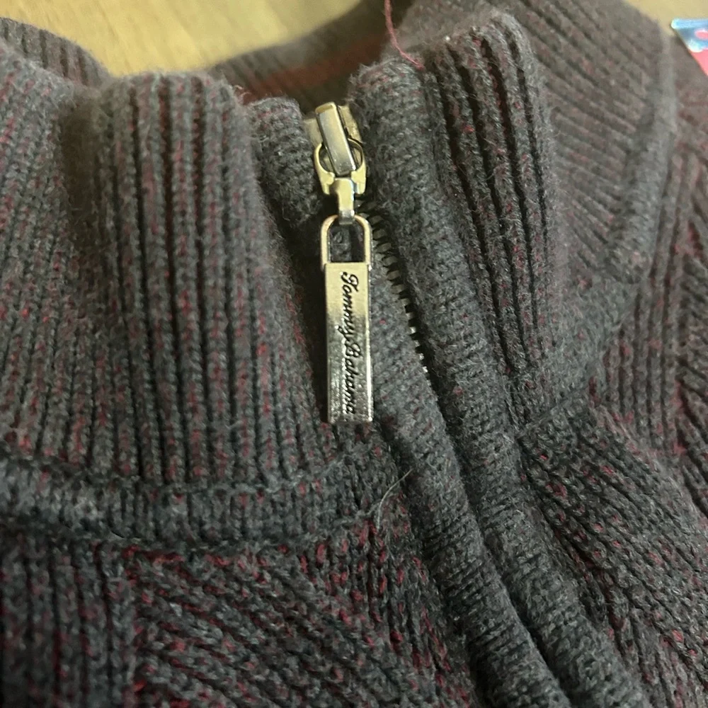 Tommy Bahama Dark Gray n Burgundy Quarter Zip-Up Men Sweater Size Large - Picture 5 of 11